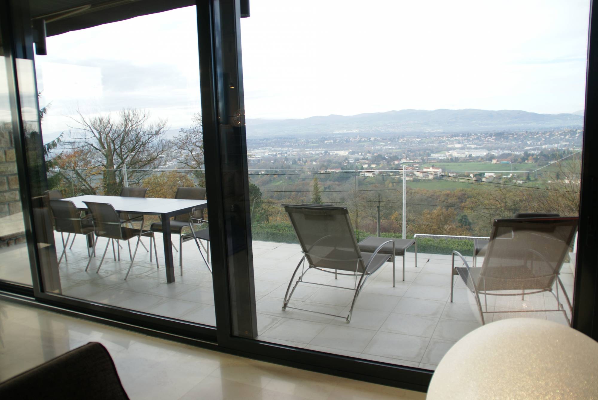 Arrivetz Lyon : Mobilier de Designer Poltrona Frau, Cassina et Plus dans les Monts d’Or