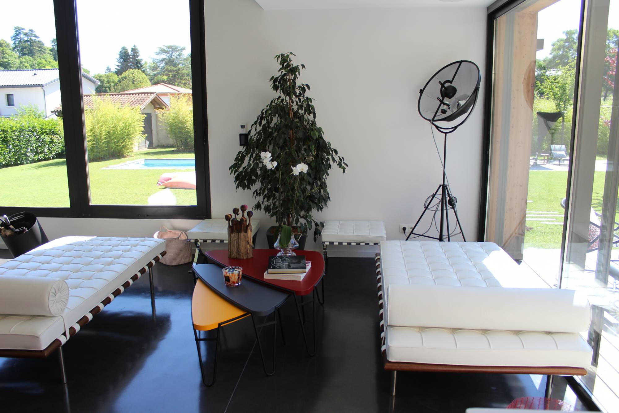 Rénovation et Décoration de Maisons à Lyon avec Arrivetz – CASSINA, KNOLL, VITRA