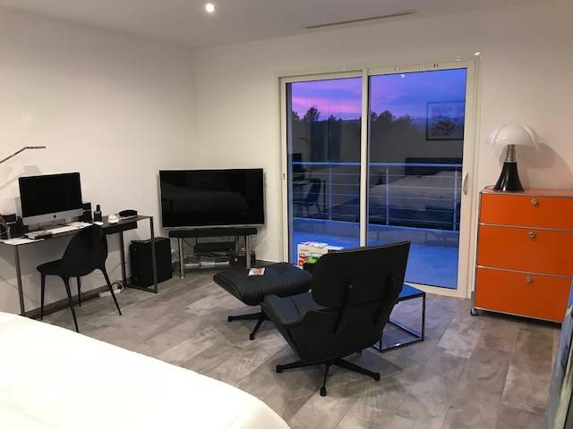 Maison (arrière pays cannois)