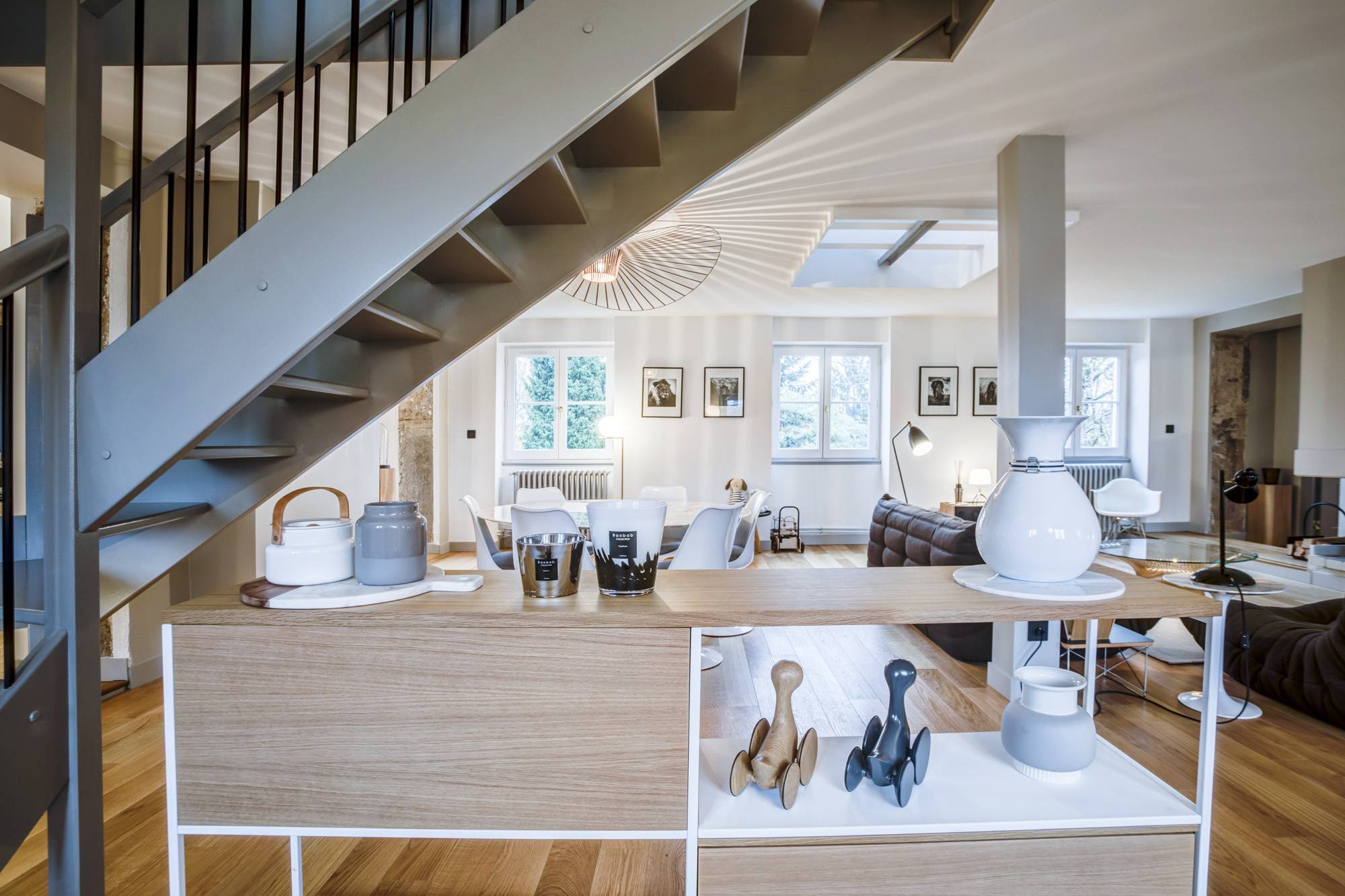Appartement Duplex à Lyon Meublé par Arrivetz – Design Vitra, Knoll et Flos