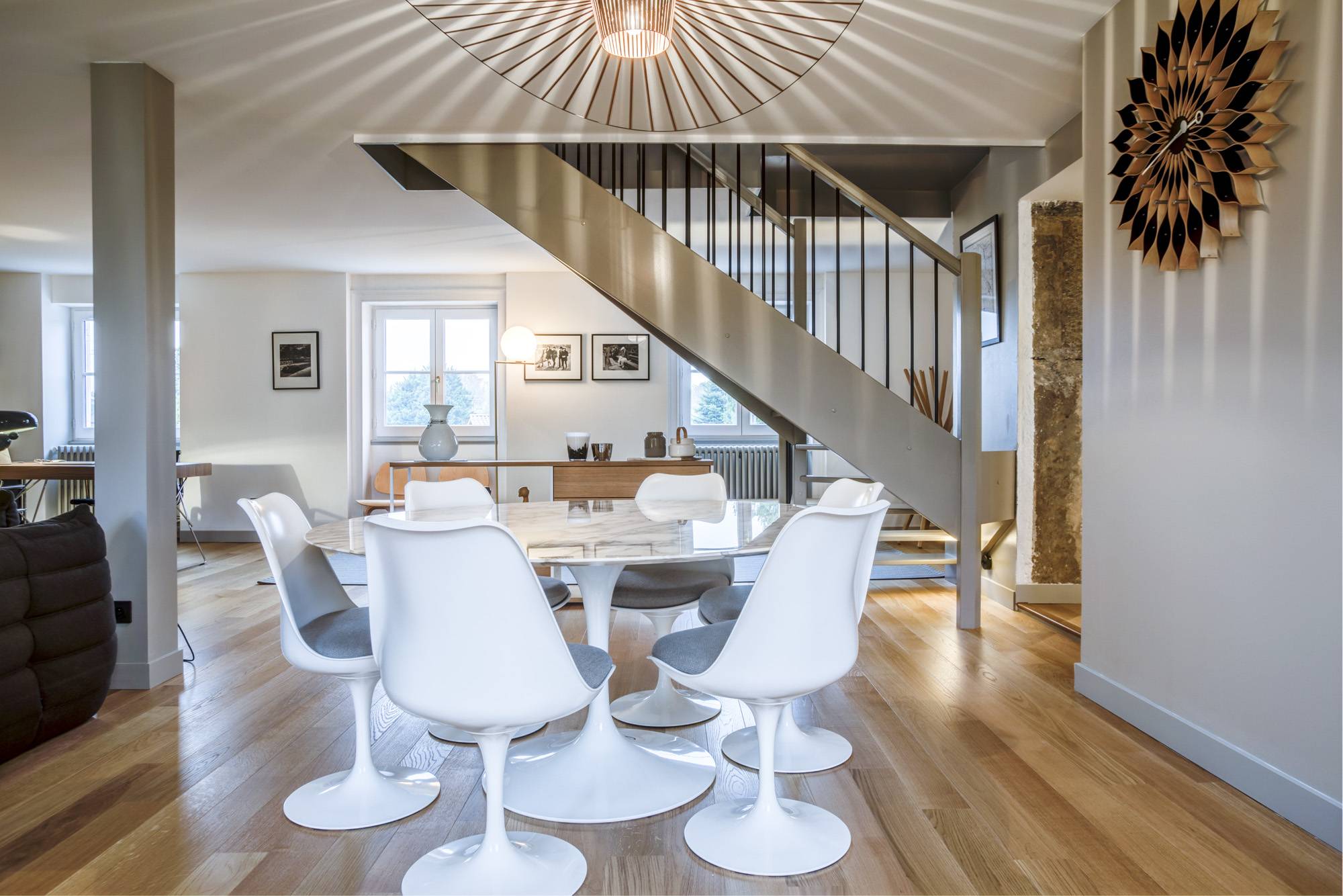 Appartement Duplex à Lyon Meublé par Arrivetz – Design Vitra, Knoll et Flos