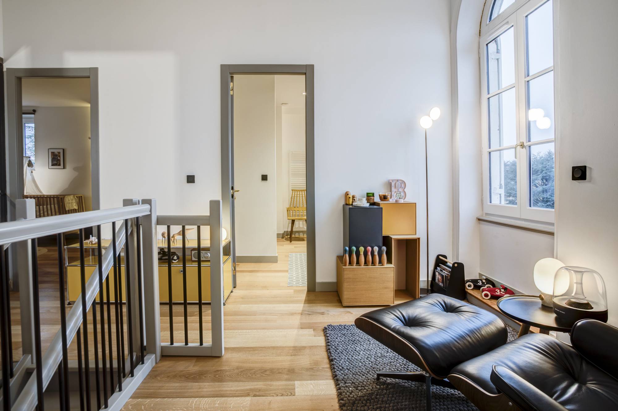 Appartement Duplex à Lyon Meublé par Arrivetz – Design Vitra, Knoll et Flos