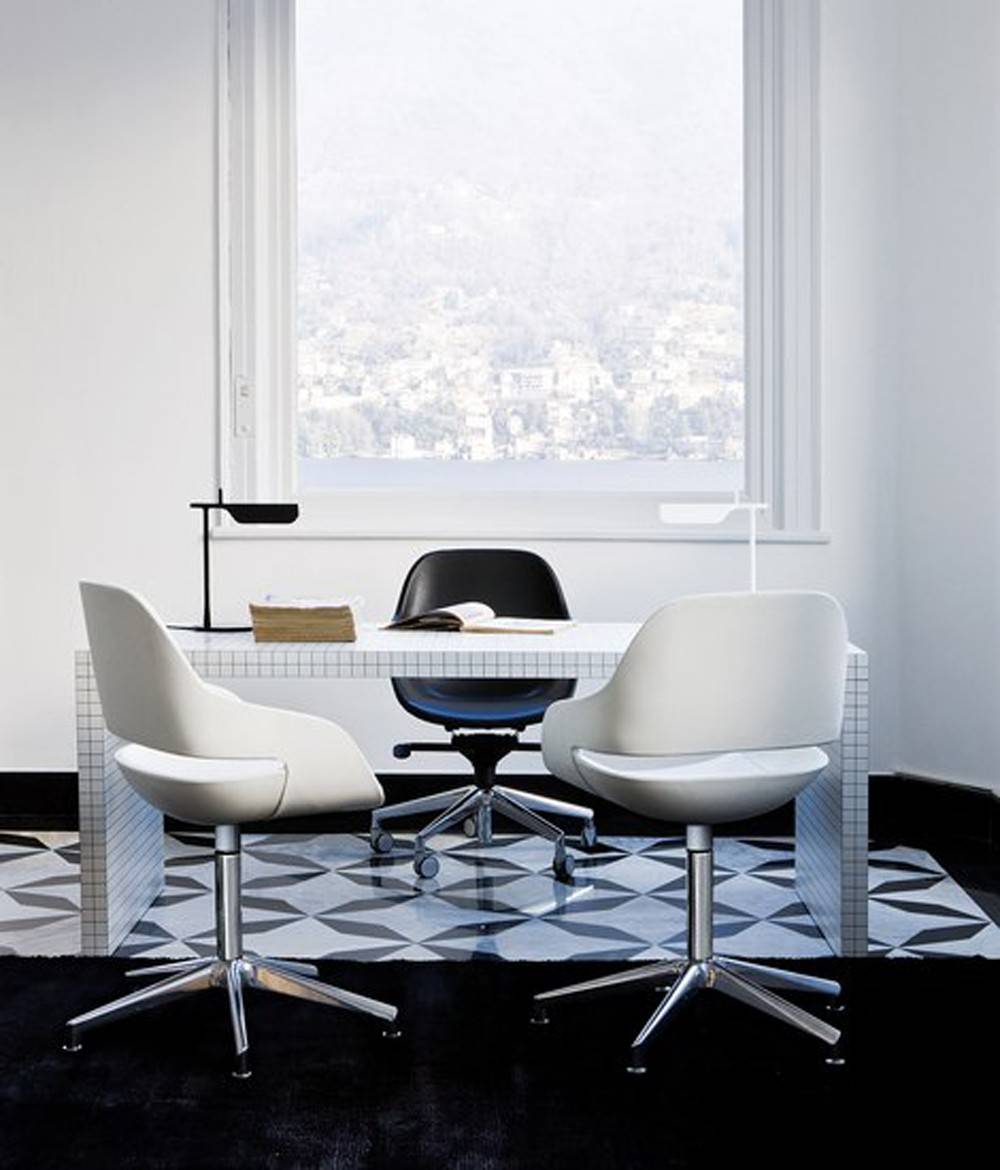 EVA fauteuil d'Ora Ito édité par Zanotta