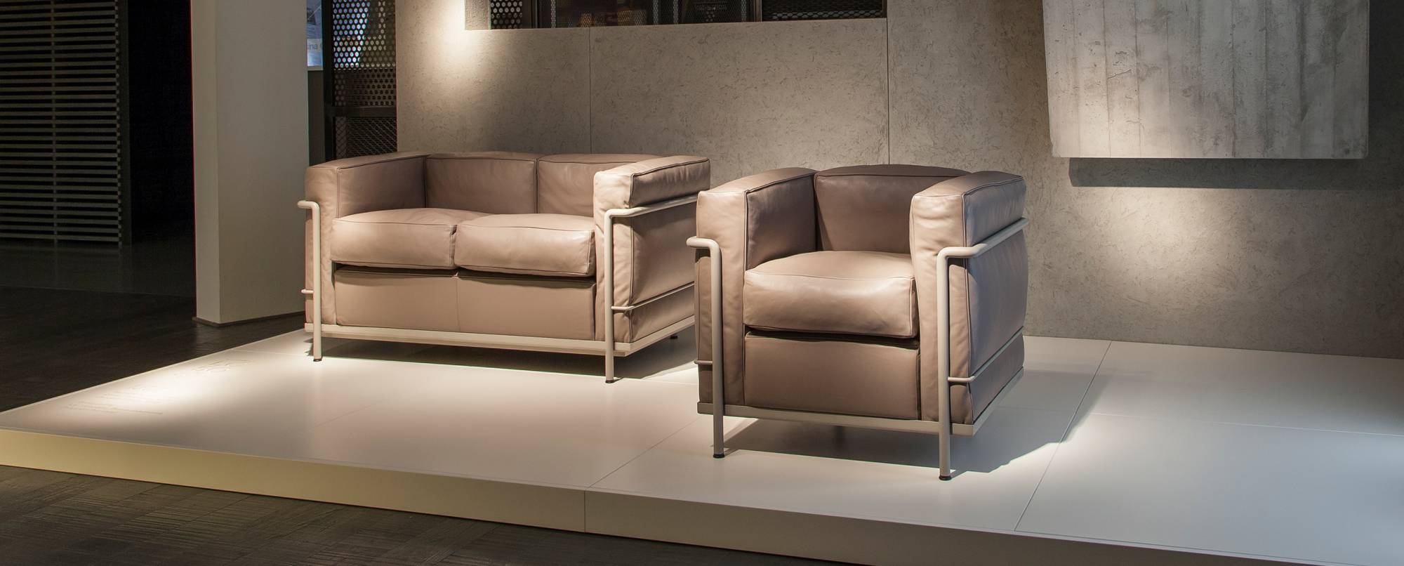 Fauteuil LC2 Arrivetz Lyon : Design Iconique en Cuir et Tissu
