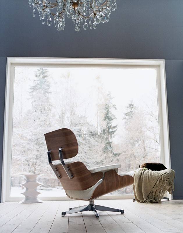 LOUNGE CHAIR & OTTOMAN