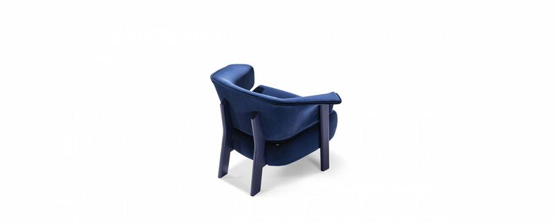 BACK-WING ARMCHAIR
