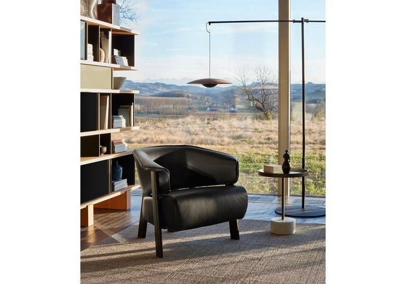 BACK-WING ARMCHAIR