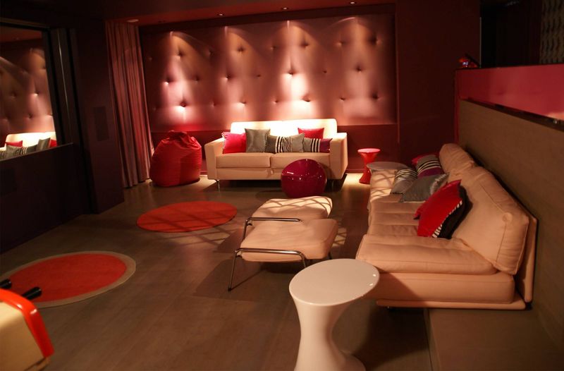 Ameublement et Décoration de Maisons avec Mobilier Design de Luxe Arrivetz Lyon