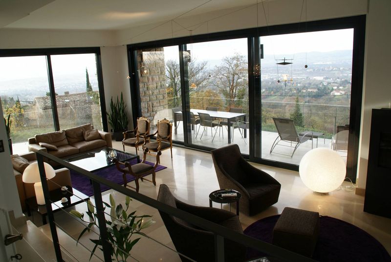 Arrivetz Lyon : Mobilier de Designer Poltrona Frau, Cassina et Plus dans les Monts d’Or