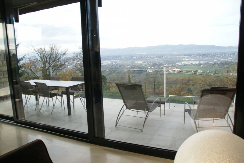 Arrivetz Lyon : Mobilier de Designer Poltrona Frau, Cassina et Plus dans les Monts d’Or