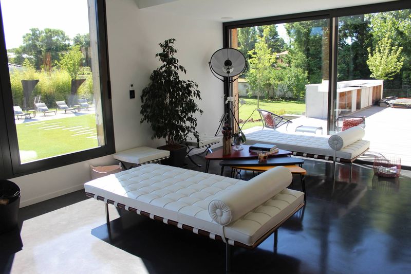 Rénovation et Décoration de Maisons à Lyon avec Arrivetz – CASSINA, KNOLL, VITRA