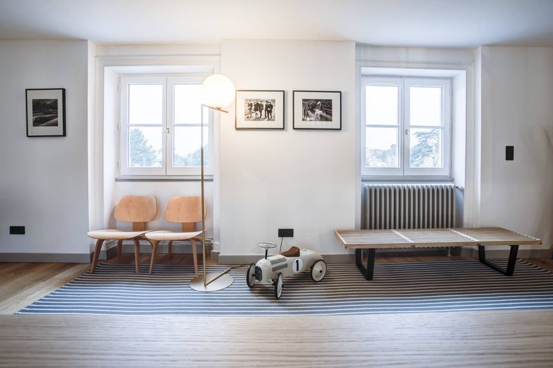 Appartement Duplex à Lyon Meublé par Arrivetz – Design Vitra, Knoll et Flos