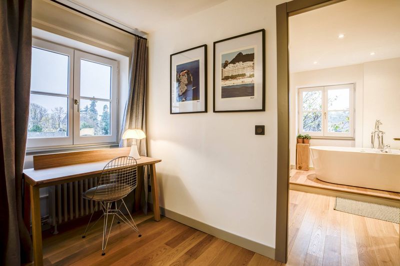 Appartement Duplex à Lyon Meublé par Arrivetz – Design Vitra, Knoll et Flos
