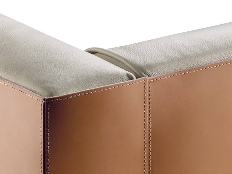 Canapé BOSFORO par Poltrona Frau chez Arrivetz Lyon