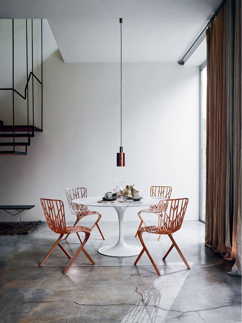 SAARINEN HIGH TABLE