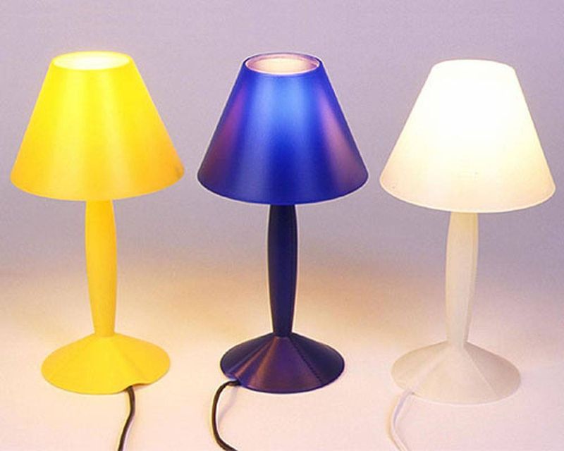 Lampe Miss Sissi à Lyon - Luminaire design coloré et original