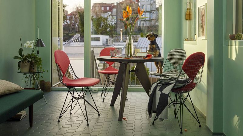 wire chair vitra eames lyon