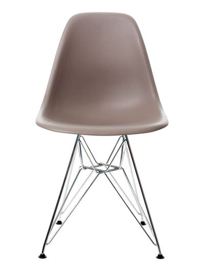 Eames Plastic Chair version actualisée du légendaire Fiberglass Chair DSR